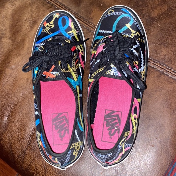 Vans - Picture 3 of 4